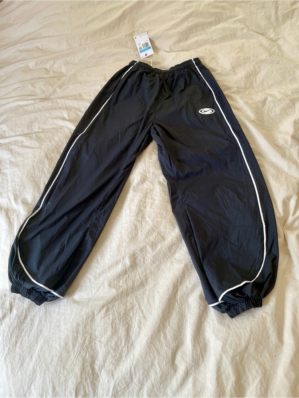Nike Kids Oversized Black Track Pants (Girl’s) NWT